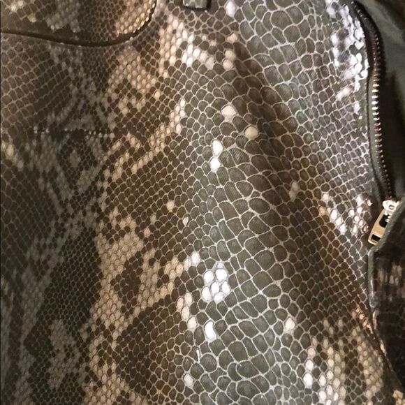 Cookie Johnson🐍 Python Print Jeans - Picture 5 of 8